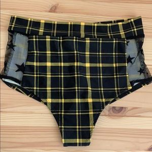 NWOT Sugarpuss high waist plaid booty shorts